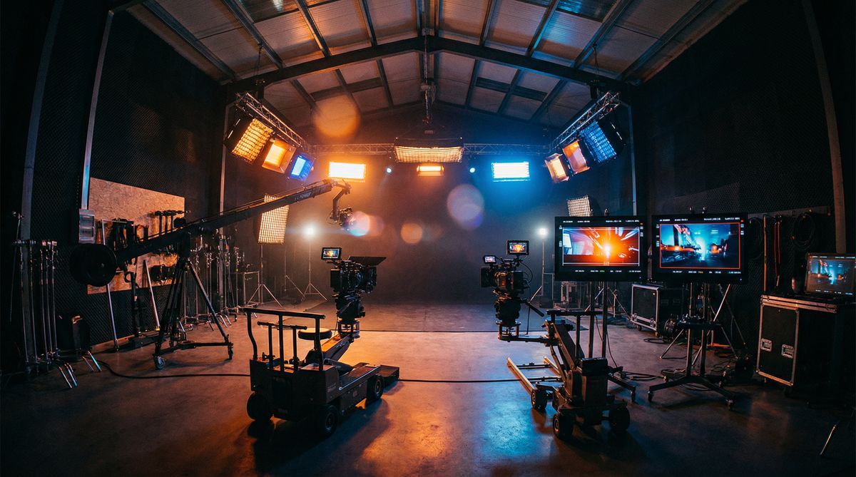 里番网影视传媒公司工作室